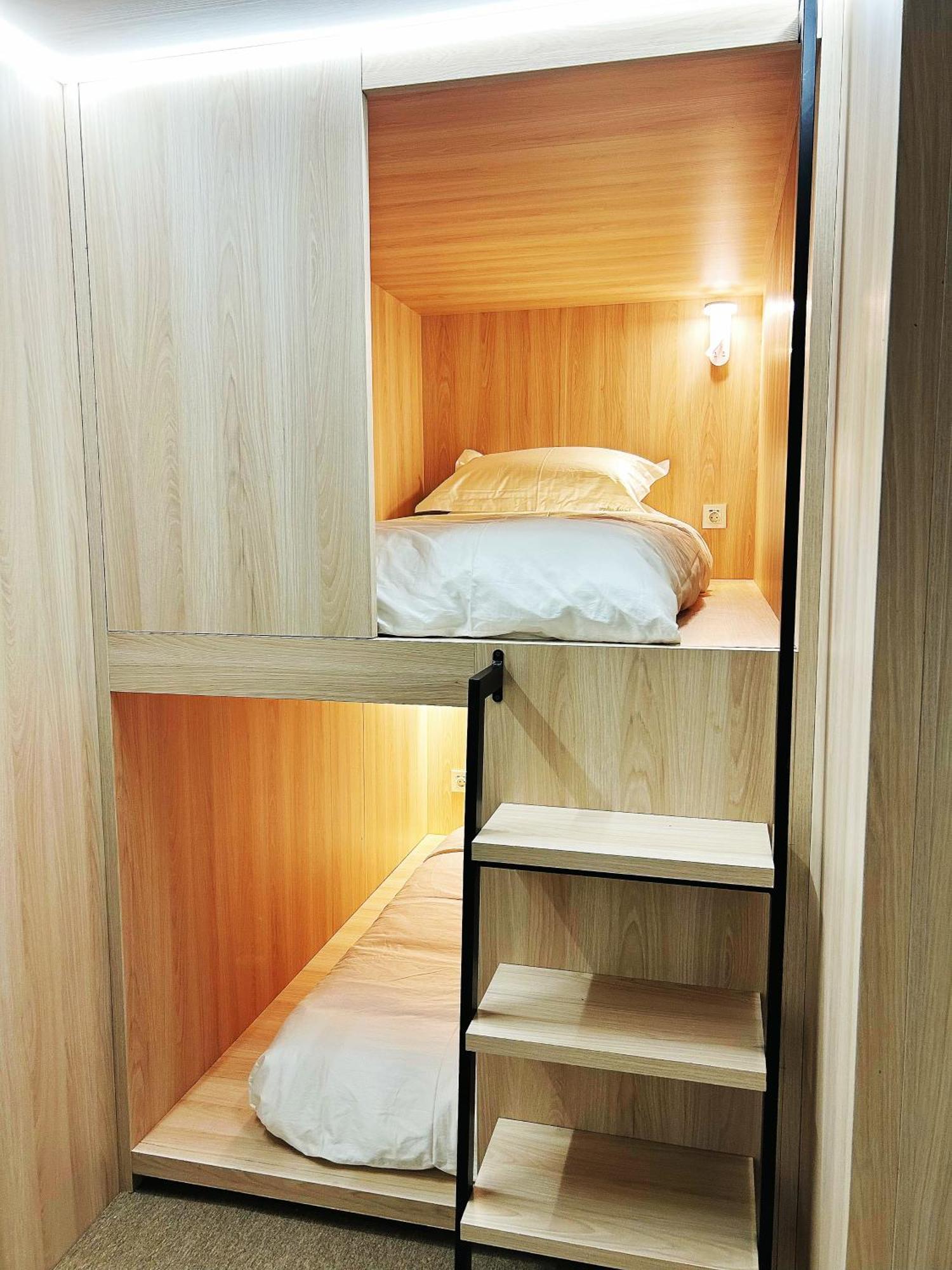 Unplan Hostel Madrid Dış mekan fotoğraf